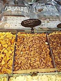Kavrulmuş badem